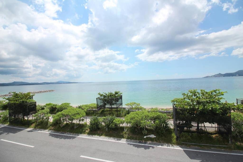 Beach Side Hotel Yamoriyanonikai Наґо Екстер'єр фото